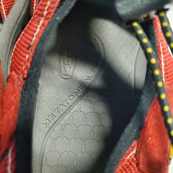 KEEN Red Sandals Ladies Sz 5 - Picture 4 of 8